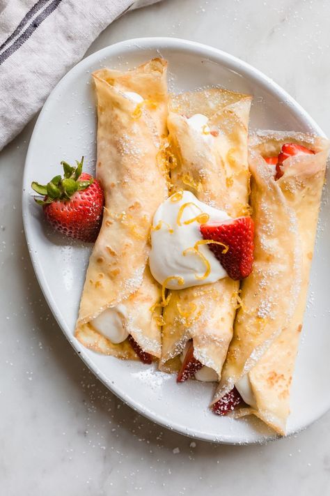 Crepe Recipe Blender, Blender Crepes, Crepes Easy, Spicy Shrimp Pasta, Ukrainian Food, Sweet Whipped Cream, Crepes Recipe, Crepe Batter, Sweet Crepes