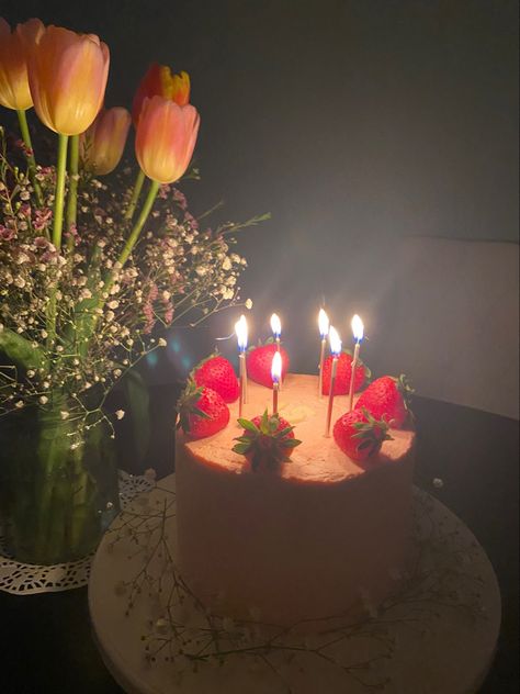 Strawberry Birthday Cake, Cake Story, Pink Rims, Simple Birthday Decorations, Flipagram Instagram, Picnic Birthday, Flowers Birthday, Birthday Inspo, Flowers Aesthetic