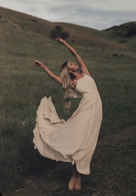 Dreamy Moodboard, Outdoor Dance Photography, Kylie Katich, Travel Portraits, Dance Senior Pictures, Moody Boho, Free Spirit Aesthetic, Lake Photoshoot, Dance Photo Shoot