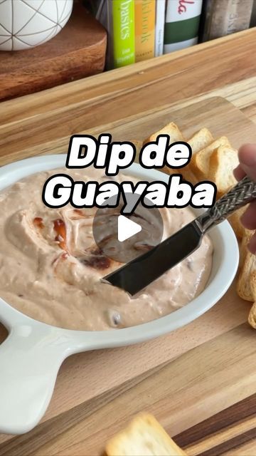 Hot Snacks, Dip Recipes Appetizers, Boricua Recipes, Bread Dip, Air Fried Food, Puerto Rican Recipes, Food Recepie, Yummy Dips, Cheese Dip