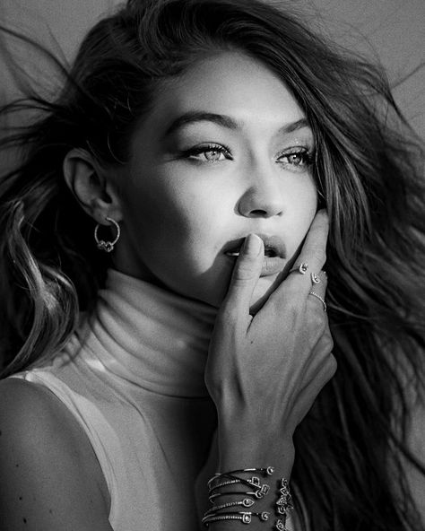 Gigi Hadid Portrait, See The Best In People, Gigi Hadid Photoshoot, Messika Jewelry, Mirror Photoshoot, Gigi Hadid Beauty, Gigi Style, Bella Gigi Hadid, Gigi Hadid Style