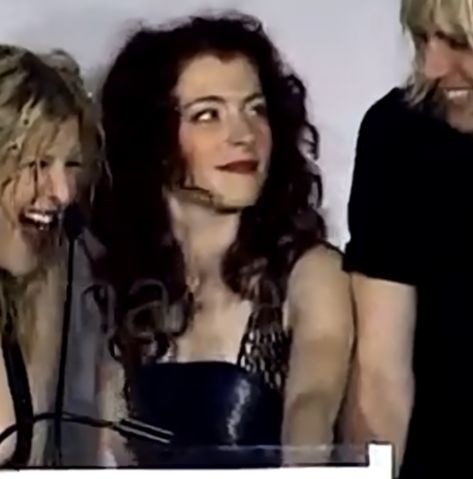 Melissa Auf Der Maur 90s, Girl Rockstar, Hole Band, Melissa Auf Der Maur, Girls Rockstar, Courtney Love Hole, Mtv Unplugged, Smashing Pumpkins, Courtney Love