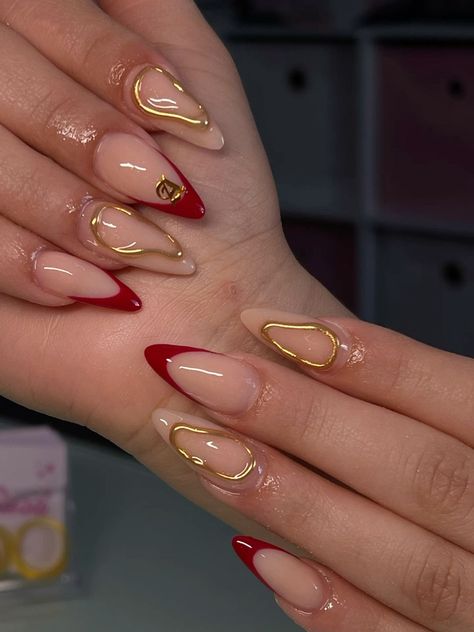 Almond Nails With Red Design, Red And Gold Nails Almond, Gold And Red Nails Acrylic, Red With Gold Nails, Red Gold Nails Design, Almond Nails Designs Red, Birthday Nails Almond, Red And Gold Nail Designs, Almond Nails Red