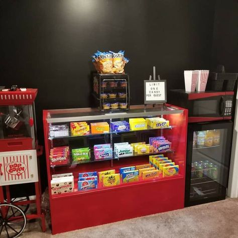 Home Movie Concession Stand, Movie Room Snack Bar Ideas Modern, Bonus Room Theater Ideas, Movie Theatre Snack Bar, At Home Snack Bar, Cinema Snack Bar, Theatre Snack Bar, Snack Bar Home, Home Theater Snack Bar Ideas