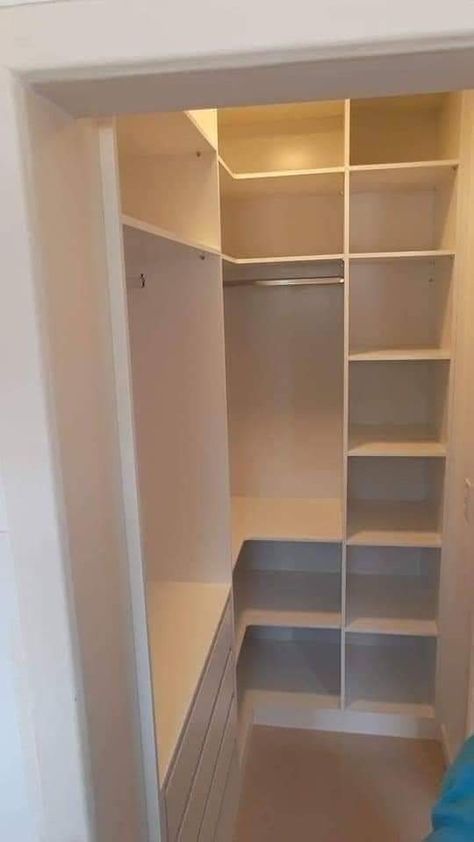 Small L Closet Design, Small Square Walk In Closet Layout, Small Walk In Closet Ideas Square, 4x4 Closet Ideas, U Shape Closet Design, Small Square Closet Layout, Square Closet Ideas, Small Closets Design, Small Closet With Vanity