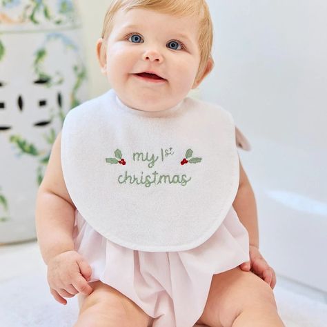 Spa Robes, My 1st Christmas, Personalized Slippers, Household Gifts, Monogrammed Hand Towels, Personalized Bibs, Patterned Bath Towels, Holiday Boutique, Hooded Baby Towel