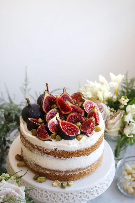 Citrus Olive Oil Cake with Honey and Figs Dreamy Birthday Cake, Citrus Olive Oil Cake, Catering Inspiration, Chocolate Olive Oil Cake, Olive Oil Cake Recipe, Whimsical Cake, Fig Cake, Zsazsa Bellagio, Oil Cake