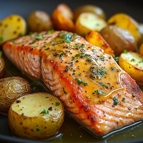 Maple Glazed Salmon - Easy Weeknight Dinner Natashas Kitchen Salmon, Sweet Glazed Salmon, Baked Salmon And Potatoes, Salmon And Potato Recipes, Salmon And Mashed Potatoes, Salmon And Potatoes, Salmon Bake, Salmon Roasted, Maple Salmon