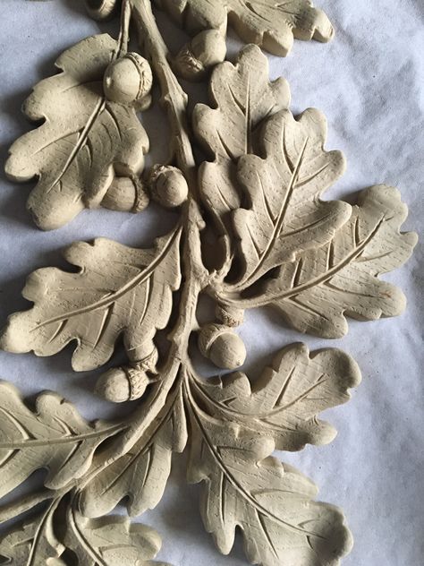 Leaves Sculpture, Clay Acorn, Oak Acorn, Oak Leaves And Acorns Drawing, Acorn Ceramic, Oak Leaf Wood Carving, Oak Leaf Art, Oak Leaf Botanical Illustration, Oak Leaf Bowl