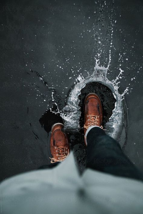 Waterproof Leather Boots, בר מצווה, Water Photography, Rain Photography, Dark Photography, Jolie Photo, 인물 사진, Photography Techniques, Autumn Photography