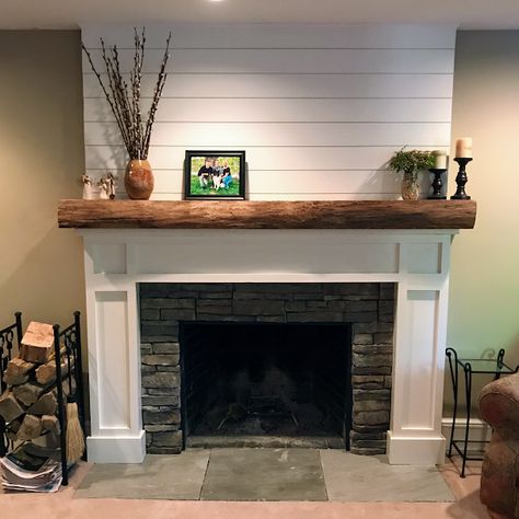 White Wood Mantle Fireplace, Shiplack Fireplace Wall, Fireplace With Wooden Mantle, Traditional Fireplace Mantle, Diy Shiplap Fireplace, Corner Fireplace Living Room, Fireplace Walls, Diy Fireplace Mantle, Fireplace Makeovers