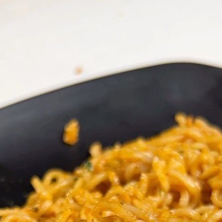 Korean Style Maggi, Instagram Korean, Hot Oil, Sesame Seeds, Youtube Video, Youtube Videos, Seeds, Salt, Instagram