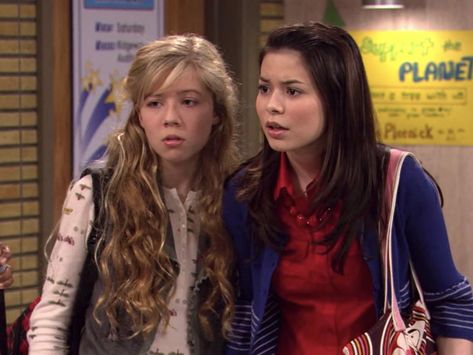 Sam And Carly, Friendship Tumblr, Romantic Friendship, Nathan Kress, Victorious Cast, 2010s Nostalgia, Sam & Cat, Jennette Mccurdy, Young Celebrities