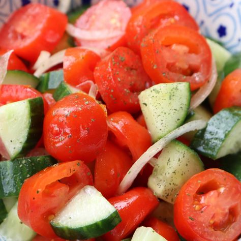 Lebanese tomato cucumber salad by Zaatar and Zaytoun Lebanese Tomato Salad, Lebanese Cucumber Salad, Lebanese Salad, Tomato Cucumber Salad, Carb Sides, Lebanese Food, Cucumber Tomato Salad, Tomato Cucumber, Low Carb Sides