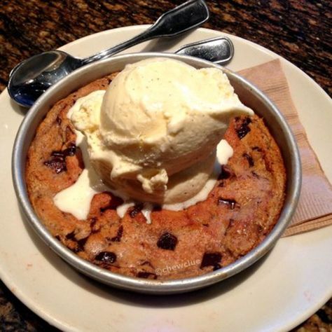 BJs-Famous-Chocolate-Chunk-Pizookie Pizookie Recipe, Bjs Restaurant, Famous Chocolate, Chocolate Chunk, Chocolate Chunk Cookies, Oatmeal Cookies, Cookie Desserts, Chocolate Chip Cookies, Chocolate Chip