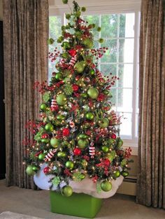 Red/white/candy apple green Christmas Tree Grinch Trees, Whoville Christmas, Grinch Christmas Tree, Grinch Christmas Decorations, Holiday Christmas Tree, Christmas Tree Ideas, Beautiful Christmas Trees, Green Christmas Tree, Grinch Christmas