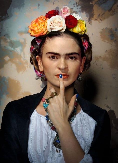 Frida kahlo artist | How beautiful is Frida Freida Kahlo Costume, Freda Carlo, Freida Kahlo, Portret Feminin, Frida Kahlo Paintings, Frida Kahlo Portraits, Kahlo Paintings, Frida Kahlo Style, Frida And Diego