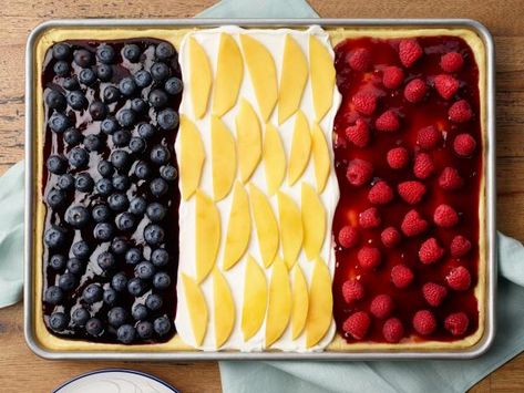 Sheet Pan Cheesecake Recipes, Sheet Cheesecake Recipes, Sheet Pan Cheesecake, Pan Cheesecake, Summer Fruit Desserts, Sheet Pan Meals, Easy Cakes, Food Network Chefs, Slab Pie