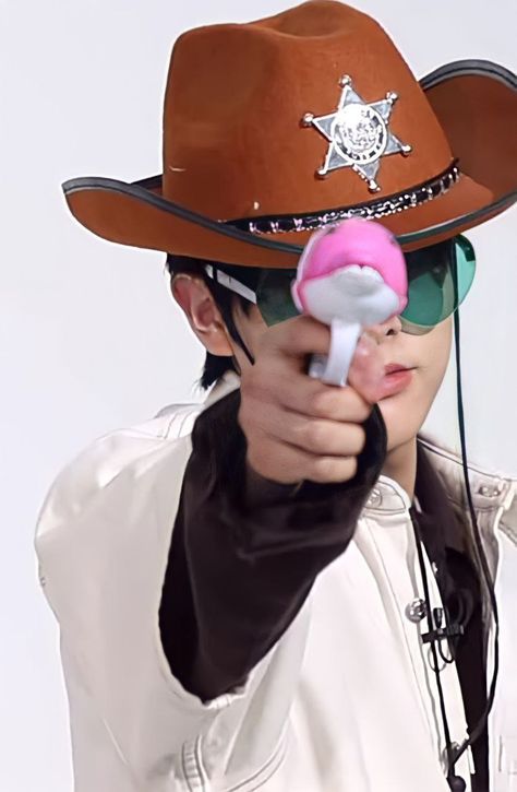 Heeseung Cowboy Hat, Jake Enhypen Cowboy Hat, Jake Pics, Jake Enhypen, Boyfriend Photos, The Cowboy, The Shark, Cowboy Hat, Suho