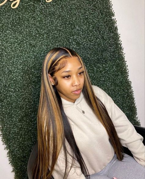 Highlight Color Lace Front Wigs Black Women, Side Part Frontal With Highlights, Crimps With Highlights Weave, Sew In Hairstyles Blonde, Leave Out Sew In Weave Middle Part With Highlights, Middle Part Highlights Wig, Highlighted Wig Hairstyles, Side Part Highlights Wig, Middle Part Quick Weave With Highlights