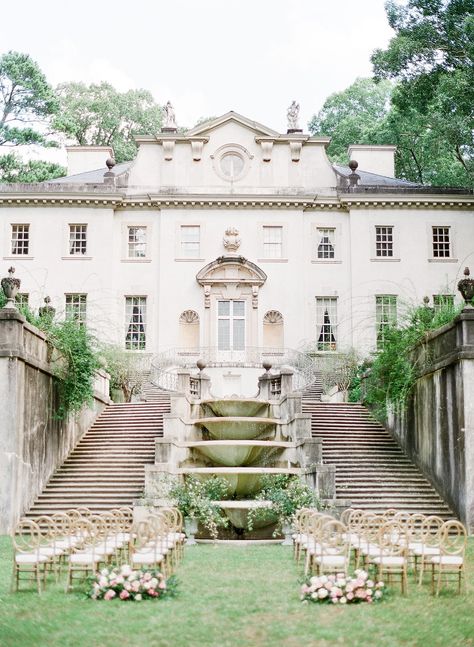 If you are planning a wedding in Georgia The Swan House in Atlanta is a must-see venue! The most stunningly romantic luxurious wedding venue in the Southeast. Wedding Venues Preppy, Southern Mansion Wedding, Wedding In Georgia, The Swan House Atlanta, Swan House Wedding Atlanta, Wedding Venue Classy, Southeast Wedding Venues, Prettiest Wedding Venues, European Style Wedding Venues In The Us