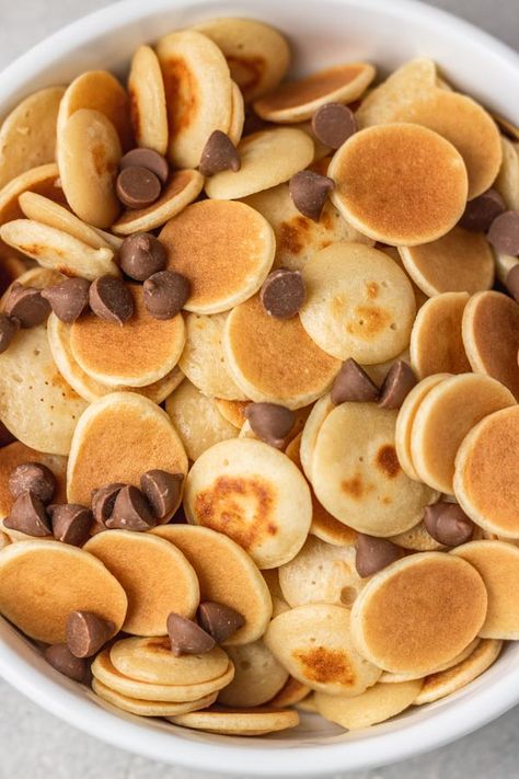 Good Things To Make For Breakfast, Good Recipes For Breakfast, Mini Pancakes Cereal, Mini Pankaces, Pancakes Breakfast Ideas, Pancake Cereal Recipe, Things To Make For Breakfast, Healthy Recipes Dessert, Lunch Pancakes