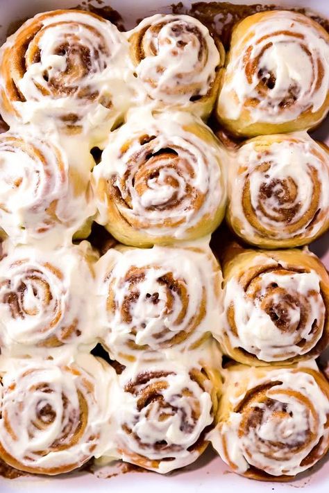 Best Cinnamon Rolls Ever, The Best Cinnamon Rolls, Sticky Rolls, Easy Cinnamon Rolls Recipe, Cinnamon Roll Recipe Homemade, Fluffy Cinnamon Rolls, Cinnamon Roll Recipe, Easy Frosting, Cinnamon Rolls Easy