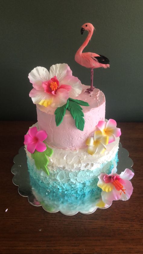 Hawaiian/luau cake I made. So cute and easy! Hawian Birthday Cakes, Hawaiian Cake Ideas, Luau Cake Ideas, Hawaiian Decorated Cake, Hawaiin Cake Design, Hawaiian 18th Birthday Cake, Hawaiian Birthday Cake, Luau Party Cakes, Hawaiian Cakes