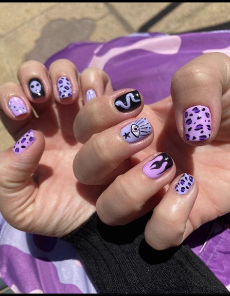 Funky Nail Art Acrylic, Funky Nails Short, Kylie Nails, Kutek Disney, Art Designs Ideas, Hippie Nails, Cute Nail Art Designs, Edgy Nails, Grunge Nails