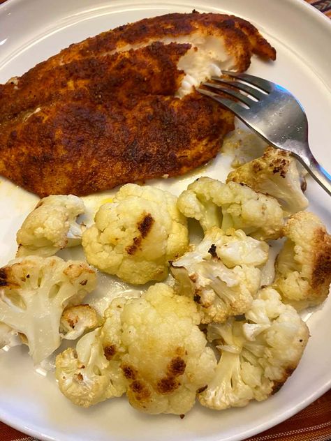 Tilapia Dishes, Blacken Fish, Blackened Tilapia, Baked Tilapia, Homemade Spice Mix, Delicious Seafood Recipes, Creamy Coleslaw, Tilapia Recipes, Homemade Spices