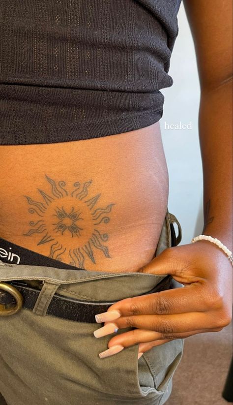 Stomach Tattoos Traditional, Waistline Tattoos Women, Lower Waist Tattoo, Side Stomach Tattoos Women, Belly Button Tattoos, Waist Tattoo, Lower Belly Tattoos, Side Stomach Tattoos, Lower Stomach Tattoos