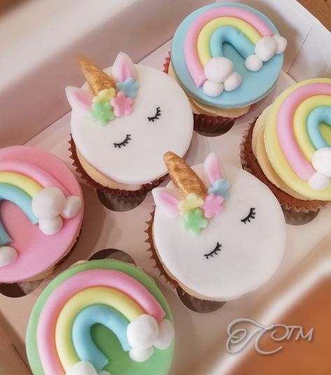 Unicorn Muffins, 3rd Birthday Cupcakes, Rainbow Unicorn Cupcakes Ideas, Rainbow Unicorn Cupcakes, Unicorn And Rainbow Cupcakes, Cupcake Cake Unicorn, Cookies Unicornio, Unicorn Mini Cupcakes, Anniversary Cake Designs