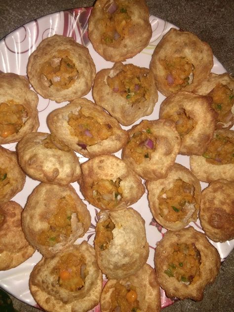 panipuri Panipuri Snapchat Story, Testy Food, Broken Shayari, Food Selfie, Snap Stories, Food Snap, Yummy Dishes, Pani Puri, Gangster Girl