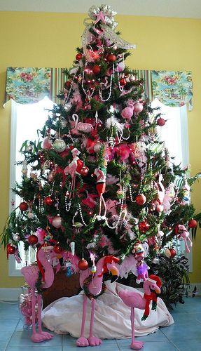 https://flic.kr/p/5HCqbM | It's a Flamingo Christmas ! Flamingo Tree, Themed Christmas Trees, Flamingo Stuff, Christmas Flamingo, A Pink Christmas, Chirstmas Decor, Fancy Flamingo, Florida Christmas, Blue Christmas Decor