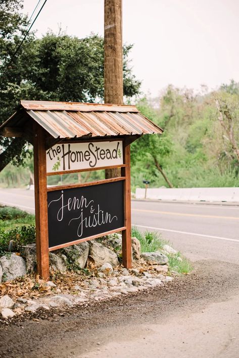 Homestead Signs Ideas, Farm Signs Ideas, Mile High Apple Pie, Foggy Wedding, Farm Signs Entrance, Farm Entrance, Oak Glen, Apple Season, Entrance Sign