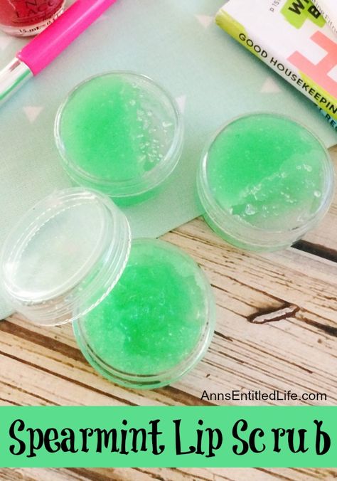 Spearmint Lip Scrub. Have dry, chapped lips? Exfoliate your lips with your own, homemade lip scrub. You can easily, and inexpensively, make your own spearmint lip scrub with using these simple step by step instructions. Homemade Lip Scrub, Chapped Lips Remedy, Lip Scrub Recipe, Exfoliating Lip Scrub, Lip Scrub Homemade, Homemade Moisturizer, Lip Scrub Diy, Homemade Scrub, Lip Balm Recipes