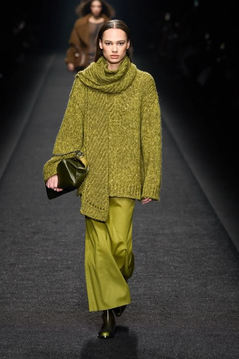 Alberta Ferretti Fall 2024 Ready-to-Wear Fashion Show | Vogue Trendy Fall Fashion, Fw 2024, Color Outfits, Hot Miami Styles, Knitwear Fashion, Miami Fashion, Fall Winter 2024, Alberta Ferretti, Fashion Runway