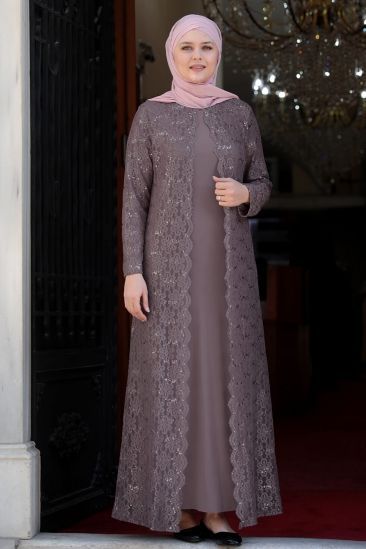 Street Style Dresses with Hijab for Girls Luxurious Abaya, Lace Abaya, Plus Size Hijab, Abaya Styles, Fusion Fashion, Baju Kahwin, Fesyen Islam, Abaya Style, Dress Muslim