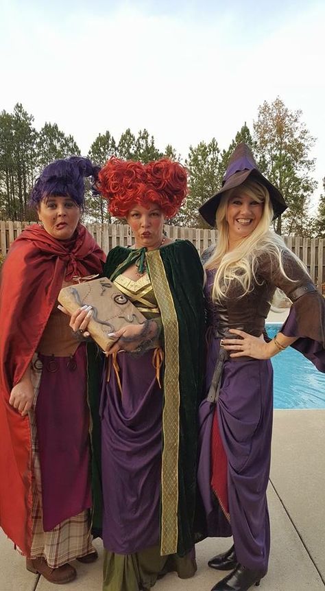 Hocus Pocus! Three Halloween Costumes Friends, Halloween Diy Costumes, Costume Halloween Diy, Hocus Pocus Halloween Costumes, Sanderson Sisters Costumes, 3 People Halloween Costumes, Hocus Pocus Costume, Sister Costumes, Outfits Leggins