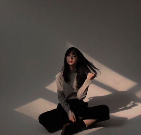 K. AESTHETIC - 003 - Wattpad Korean Photography, Korean Photoshoot, Photoshoot Studio, 사진 촬영 포즈, Studio Photoshoot, Korean Aesthetic, Grunge Girl, Studio Shoot, How To Pose