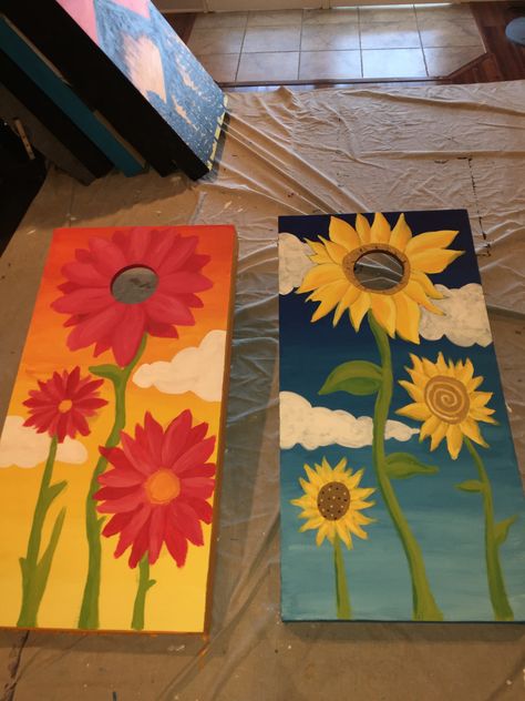 Corn Hole Diy Designs, Sunflower Cornhole Boards, Corn Hole Boards Designs Paint Diy, Painting Cornhole Boards Designs, Corn Hole Boards Designs Paint, Cornhole Paint Ideas, Corn Hole Boards Designs, Painted Cornhole Boards, Painted Corn Hole Boards