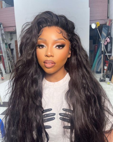 Ken Alexis on Twitter: "Makeup by me on @ChloeBailey 💕 https://t.co/dDk1YZKqbb" / Twitter Chloe And Halle Locs, Chloe Halle, Frontal Wig Hairstyles, Chloe Bailey, Chloe X Halle, Dreadlock Hairstyles, Locs Hairstyles, Editorial Makeup, Faux Locs