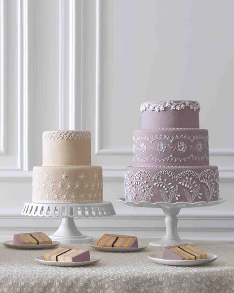 30 of the Prettiest Vintage-Style Wedding Cakes Bolo Vintage, The Wedding Cake, Wedding Cakes Vintage, Martha Stewart Weddings, Vintage Style Wedding, Floral Cake, The Masters, Wedding Cake Designs, Vintage Cake