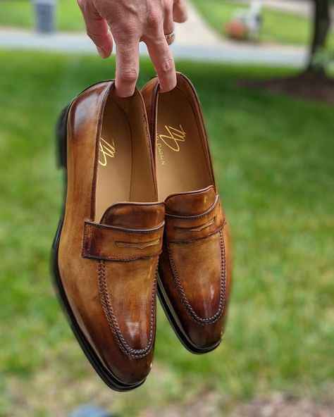 Hand painted patina on full grain Italian leather.  Stitched leather sole and a sleek modern silhouette.  $349 Italian Luxury by Michael Darren Shoes Best Sandals For Men, Italian Dress Shoes, Men Shoes Formal, Gentleman Shoes, Leather Formal Shoes, Italian Leather Shoes, Classy Shoes, Italian Shoes, Formal Shoes For Men