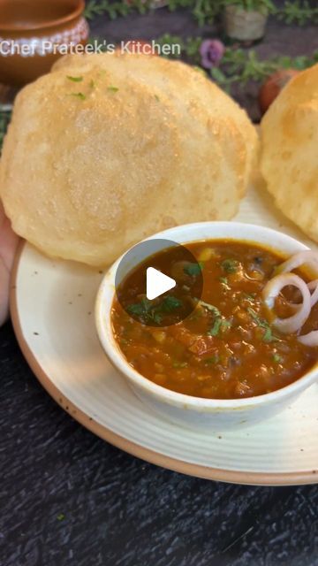 Chole Bhature Recipe, Chole Recipe, Chole Bhature, Street Food India, Street Food, Chef, Easy Meals