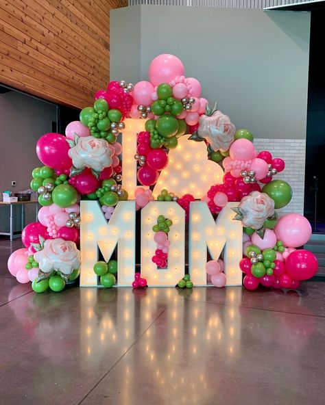 SAS Designs | Just sayin’…Take your mama to church on Sunday! Okay, @thirdcityc really knows how to do it right for Mother’s Day! I’m in Love with… | Instagram Mothers Day Balloons, Backdrop Wall, Marquee Letters, Motor City, Mom Day, Christian Church, Do It Right, Balloon Arch, Happy Mothers Day