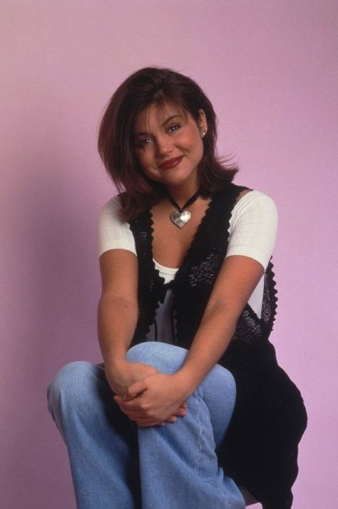 Kelly Kapowski Hair, Kelly Kapowski Outfit, Throwback Day, 16 Magazine, Teen Magazines, Tiffani Amber Thiessen, Kelly Kapowski, Tiffani Thiessen, Face The Music