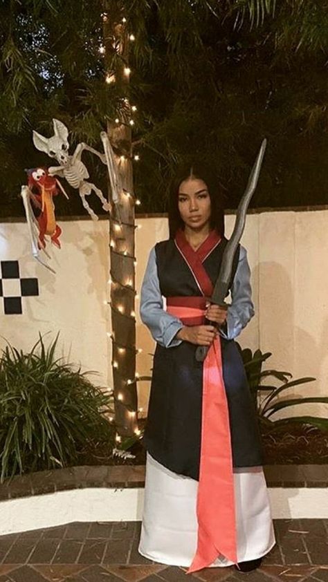 Mulan Halloween Costume College, Mulan Costume Women, Mulan Outfit Ideas, Best Cosplay Women, Mulan Costume Diy, Asian Halloween Ideas, Toddler Duck Costume, Mulan Halloween Costume, Mulan Halloween