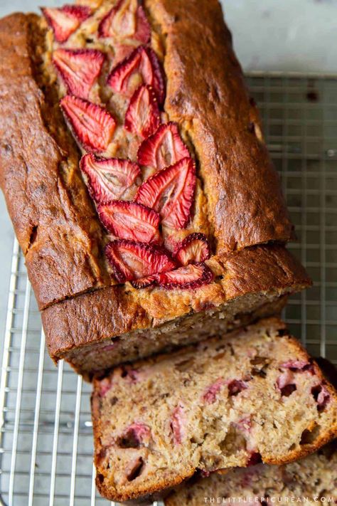 Sticky Rice Cake, Strawberry Banana Bread, Banana Bread Loaf, Strawberry Bread, Banana Nut Bread, Cinnamon Banana, Sweet Breads, Toasted Walnuts, Strawberry Desserts