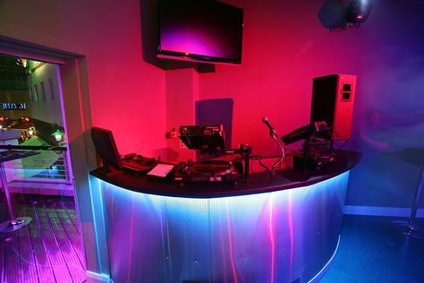 Wedding Dj Setup, Dj Table, Dj Stand, Dj Room, Digital Dj, Staircase Handrail, Booth Decor, Lounge Club, Vault Doors